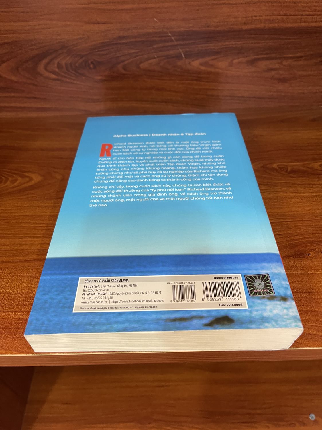 Một tác phẩm kinh điển bạn nên đọc. Cả hai vợ chồng mình cùng đọc cuốn này mỗi khi đi ngủ. Ông ấy là thần tượng của mình!