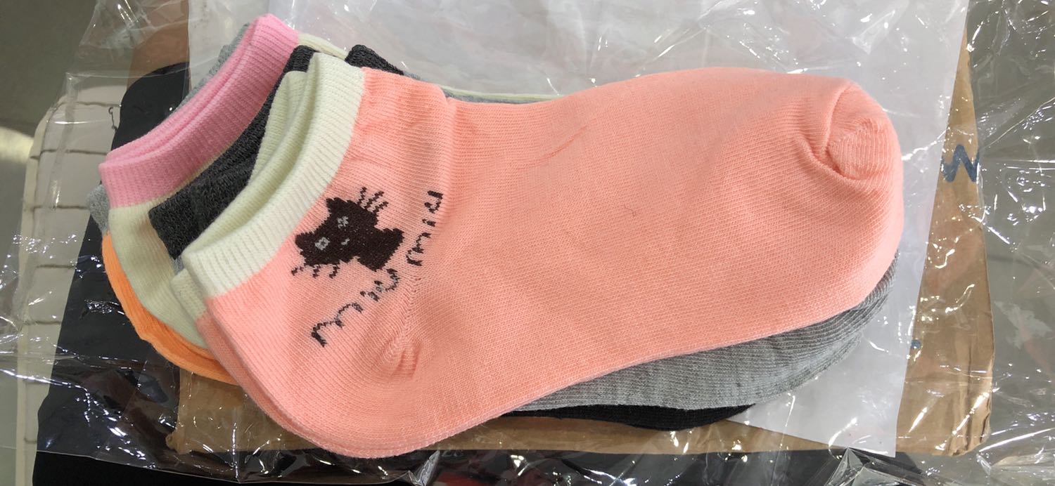 Sản phẩm giao không đúng như trên hình. Hình ảnh không chính xác