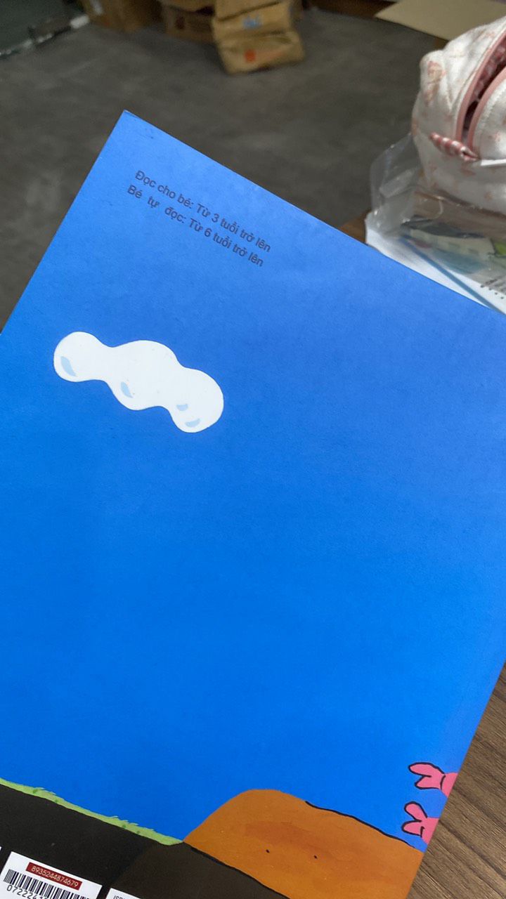 sách rất hay, cả 2 bạn nhà mình đều thích sách bên này. Cốt truyện đơn giản phù hợp với con