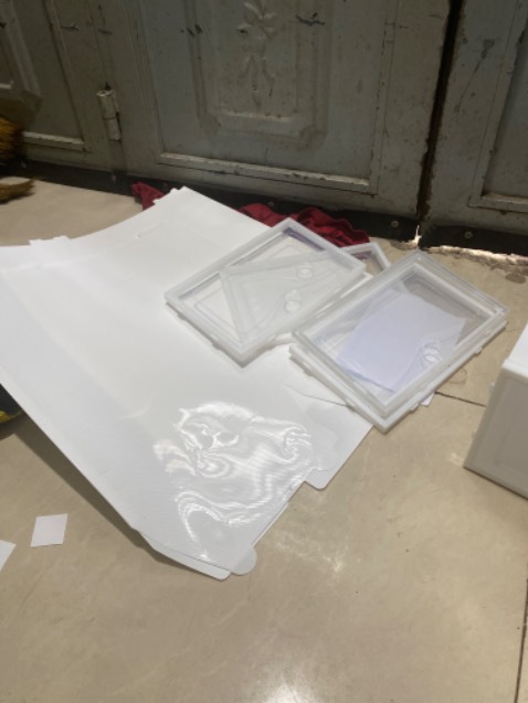 Đóng gói ko cẩu thả,giao k đúng thông tin quảng cáo,giao cho mớ miếng nhựa dẻo tấm lắp ráp cũng không có hướng dẫn lắp ráp èo uột,ko hài lòng cảm thấy bị *** đảo😡😡😡