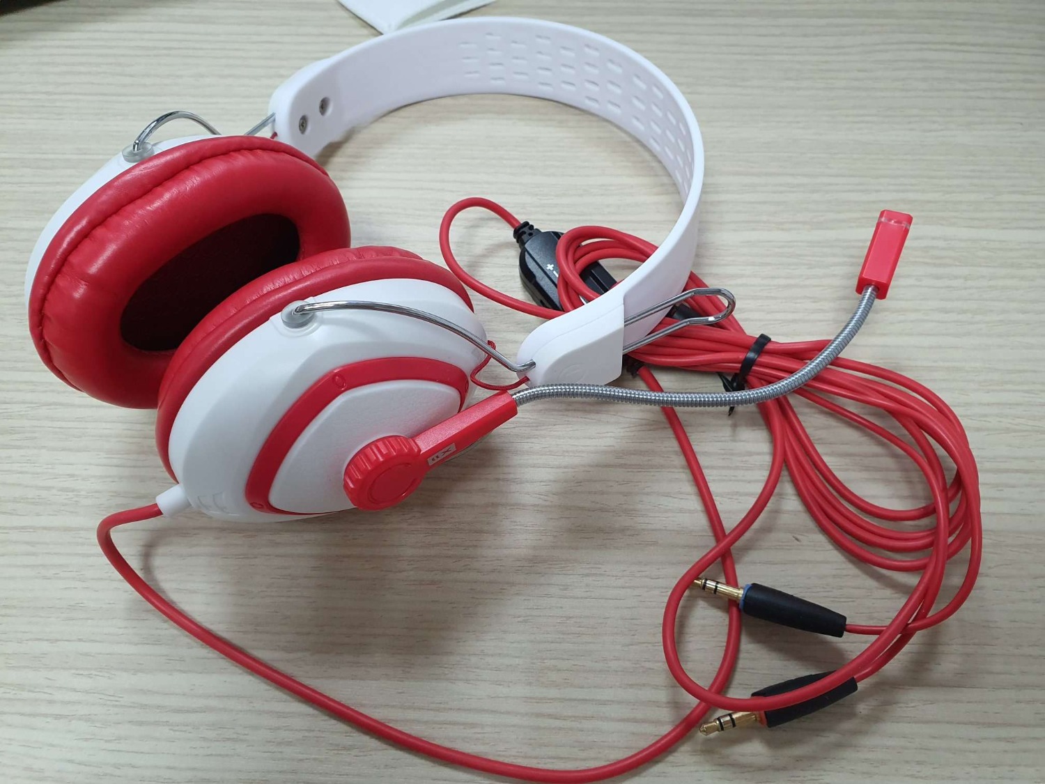 Giao không đúng sản phẩm như hình, tuy nhiên sản phẩm sử dụng tốt trong tầm giá.