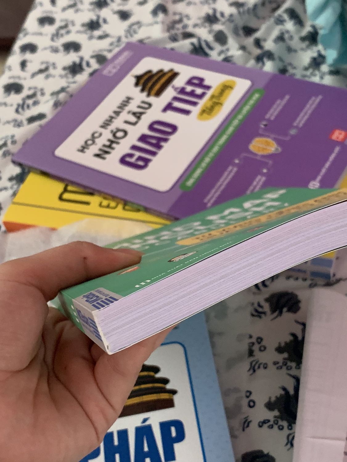 Nhìn chung dịch vụ lẹ . Tốt 
Giá cả hợp lý 
Đóng gói chưa kĩ hay nhiều lớp nhma rất uy tín . 
Sách ko hề bị méo mó , trầy méo mẻ góc viền ❤️🤓 
Lần sau lại ủng hộ tiếp ạ MCBOOKS mãi đỉnh