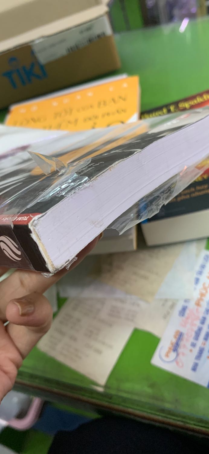 Đặt sách Tiki nhiều rồi nhưng lần đầu gặp trường hợp sách như thế này!