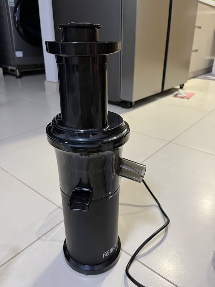 Máy đẹp, tiếng kêu êm, lắp ráp hơi khó xíu