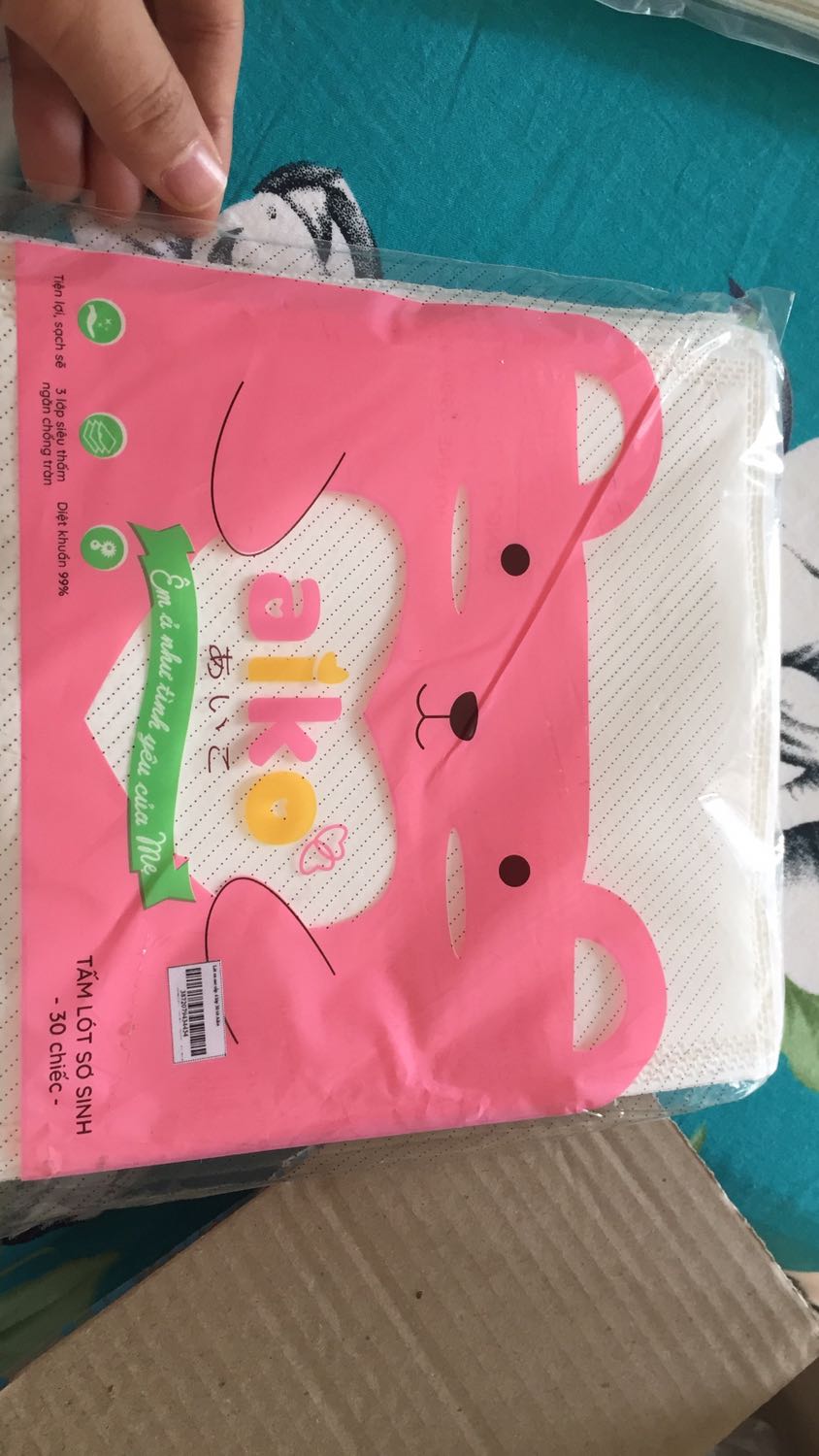 Chỉ có chút lo ngại về sai lệch giữa thông tin và hình ảnh khi đặt hàng. Thông tin là tấm lót 3 lớp, 30 chiếc. Còn hình ảnh quảng cáo lại 4 lớp, 25 chiếc ? thay đổi chút nữa okie. 5* luôn cho nóng