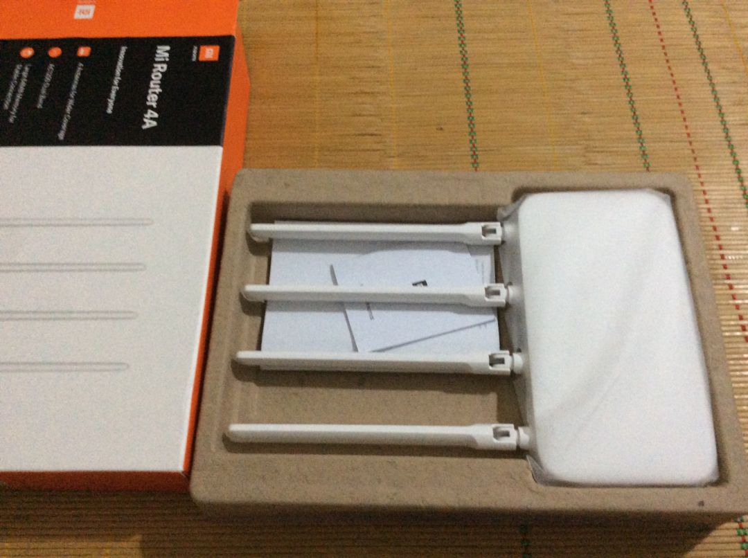 Router Xiaomi 4A có hỗ trợ Wifi 5 tốc độ cao, 4 ăng-ten db6i bắt sóng tốt để khuếch đại wifi xa hơn.
*** không có sẵn hàng ship hàng hơi lâu so với lịch Tiki, cũng đã gọi điện phản hồi lại cho khách.
Mỗi không thích là chưa nhận hàng *** đã rạch seal ,mình không kỹ tính chứ không đã từ chối nhận.
Ưu điểm có lúc bận thì kêu để lại hàng ở *** sau qua lấy sau cũng được,tại rất nhiều chi nhánh 😌