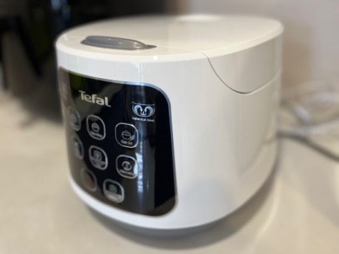 Tiki giao nồi cơm điện rất nhanh! Nồi đóng gói rất chắc, đảm bảo chất lượng nhận và cơm nấu rất ngon!