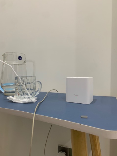 Cài đặt dễ, nhà mình 1 trệt 2 lầu, cục wifi chính nằm lầu 1, mỗi tầng đặt 1 cục nova quá ổn áp