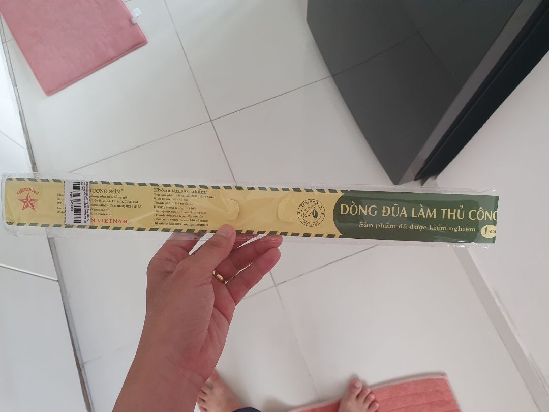 đũa thẳng,trơn nhẵn.Khi vụt tiếng gió nghe đã.Đũa này mua về làm gia pháp thì rất tuyệt,lời nói có trọng lượng hơn hẳn.Nếu có phiên bản dài 50 cm thì tốt.