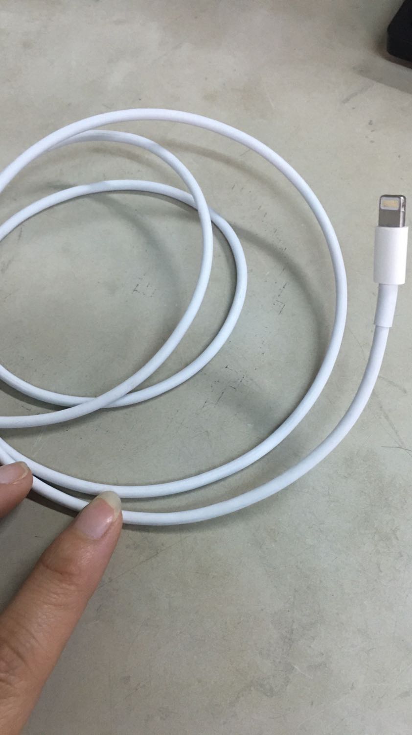 Tiki giao hàng nhanh. Nhưng mà mình dùng dk 1 ngày. Cắm vào rút ra mà nó bong luôn rồi