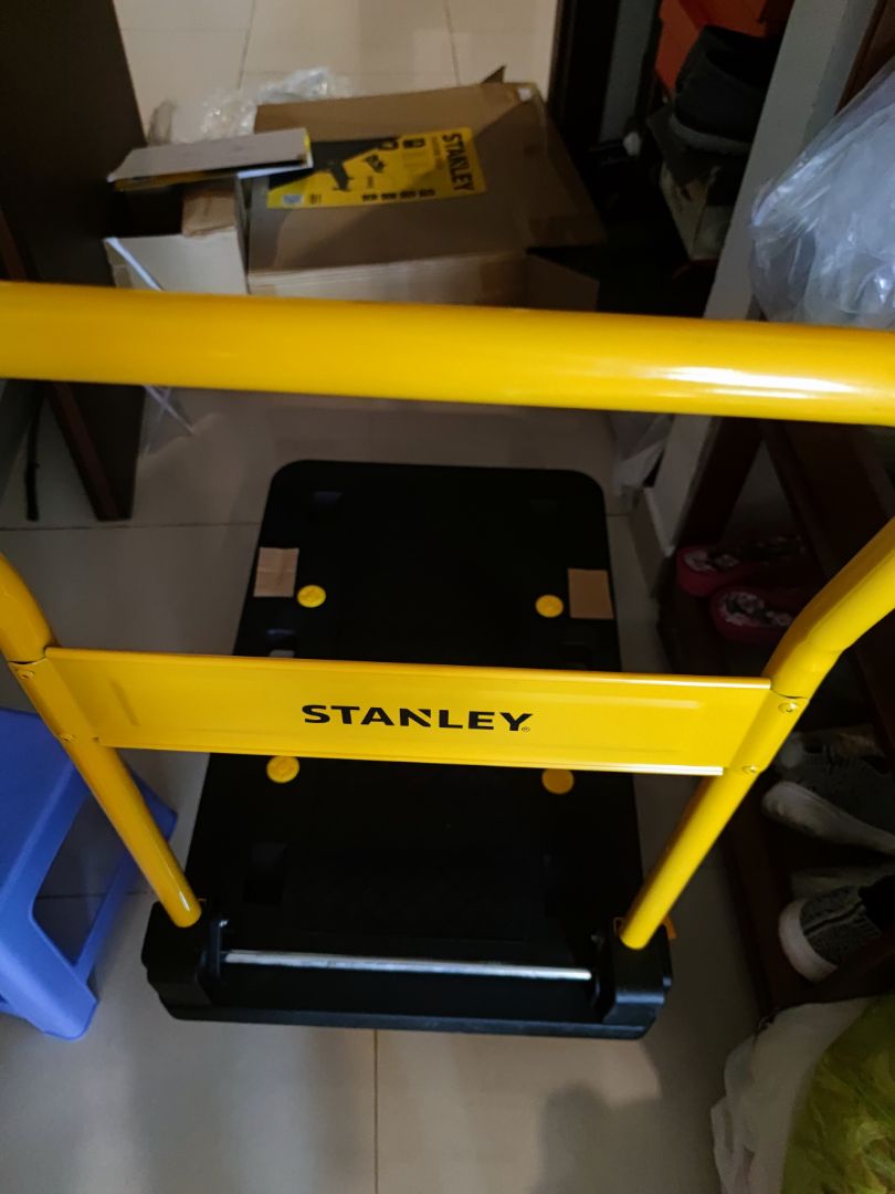 Giao hàng nhanh, nguyên seal, lắp đặt rất nhanh và chắc chắn, rất đáng tiền, hàng Stanley chất lượng tuyệt vời!