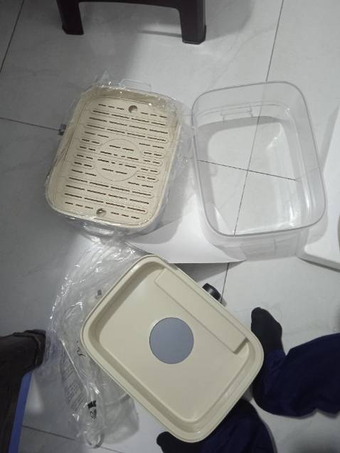 Hàng giao đúng mẫu, giao hàng nhanh. Nhân viên giao hàng dễ thương.