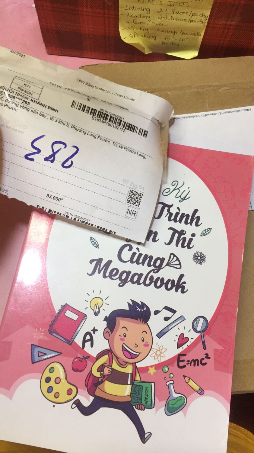 Em ko biết là bên shop có nhầm lẫn gì ko chứ đây là lần đầu tiên em bị như vậy , em đặt sacsh làm bài mà sao lại gửi cho em cuốn vở ghi , thật sự rất ko hài lòng