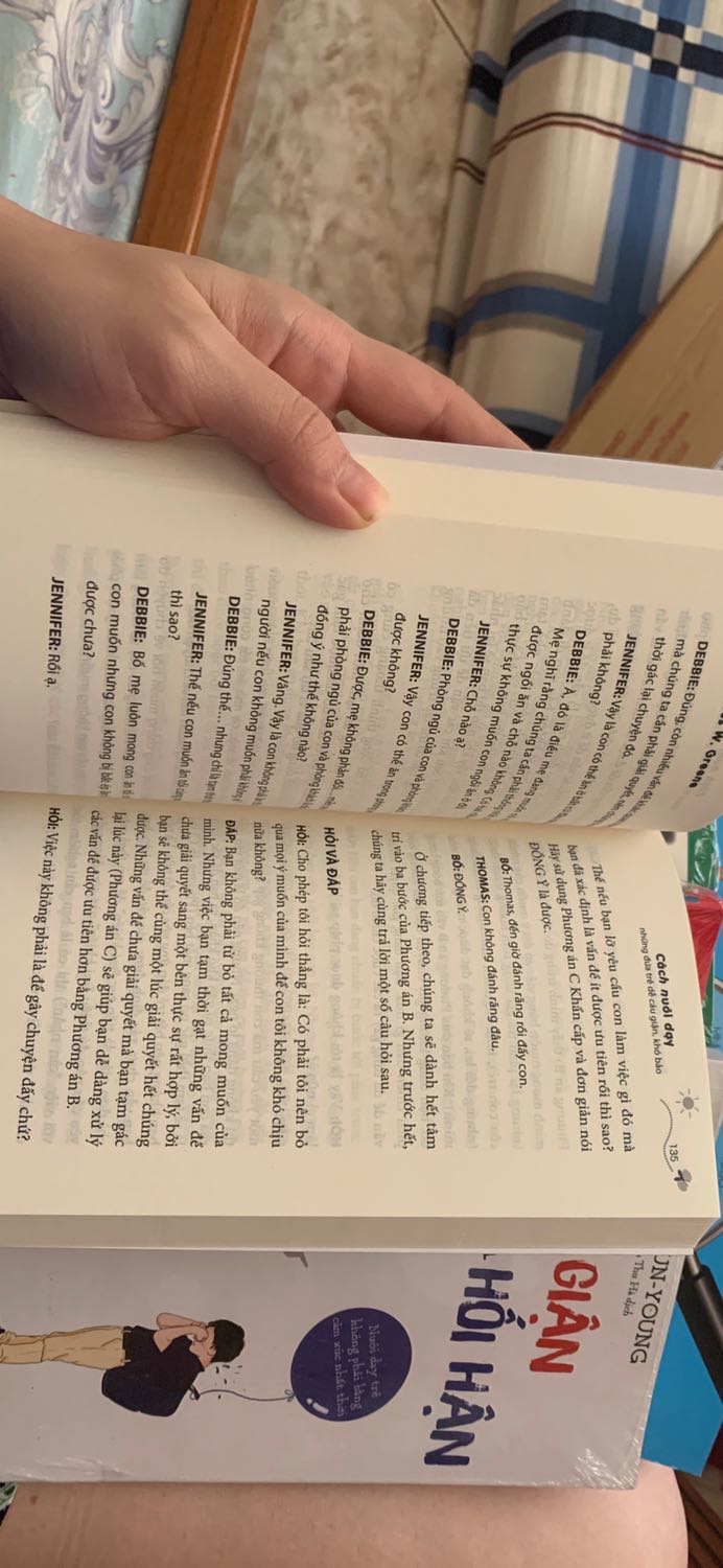 Sách mới được bọc kỹ càng