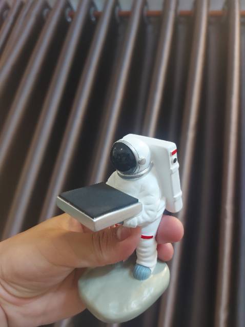 hình thù đẹp nhỏ gọn
ship bao nhanh
giá đỡ đồng hồ tiện lợi cho việc trang trí và decor làm việc
cho shop 5 sao