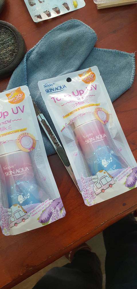 Chất lượng sản phẩm tạm được. Không bằng loại tôi mua bên ngoài. 
Cách đóng gói của Tiki không đúng quy chuẩn, cần phải cải thiện lại. Khi tới nơi hộp đóng bị xẹp lép. Tôi cứ tưởng Tiki Trading gửi cho tôi cái hộp dẹp bánh không.