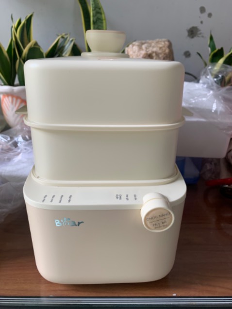 Tôi mua mục đích để nấu cơm gạo lức và rất hài lòng khi có chén cơm vừa mềm, vừa giữ được hương vị mà không tốn quá nhiều thời gian. 
Tuy nhiên mới nấu 1 tuần mà dưới đáy nồi cái vòng nhiệt có 1 vòng màu đen không hiểu đó là bị gì? Cũng hơi lăn tăn về độ bền của nồi. 
Biết ơn shop. Đáng ra tặng 5 sao, nhưng trừ 1 sao vì cái đáy nồi😅