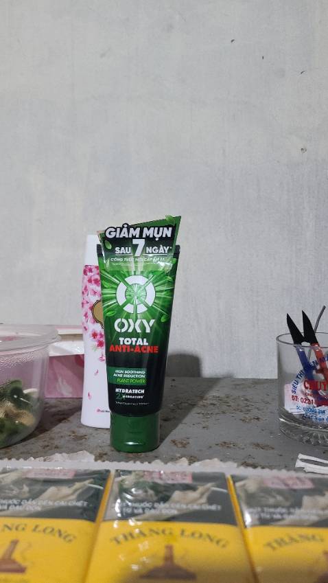 Mùi gì ghê vậy ạ, mà lỡ mua rồi, đành dùng thôi Mùi gì ghê vậy ạ, mà lỡ mua rồi, đành dùng thôi