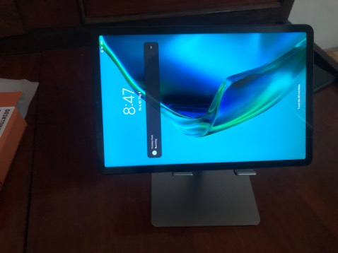 Chắc chắn, thiết kế đẹp có khe sau giúp máy bớt nóng hơn