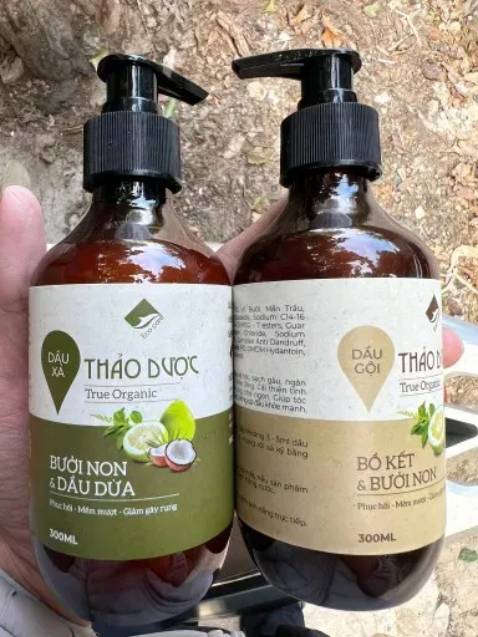 Dầu gội và Dầu xả đều khá thơm, thân thiện với da đầu Hàng thiên nhiên nên khá ưng Dầu gội và Dầu xả đều khá thơm, thân thiện với da đầu Hàng thiên nhiên nên khá ưng