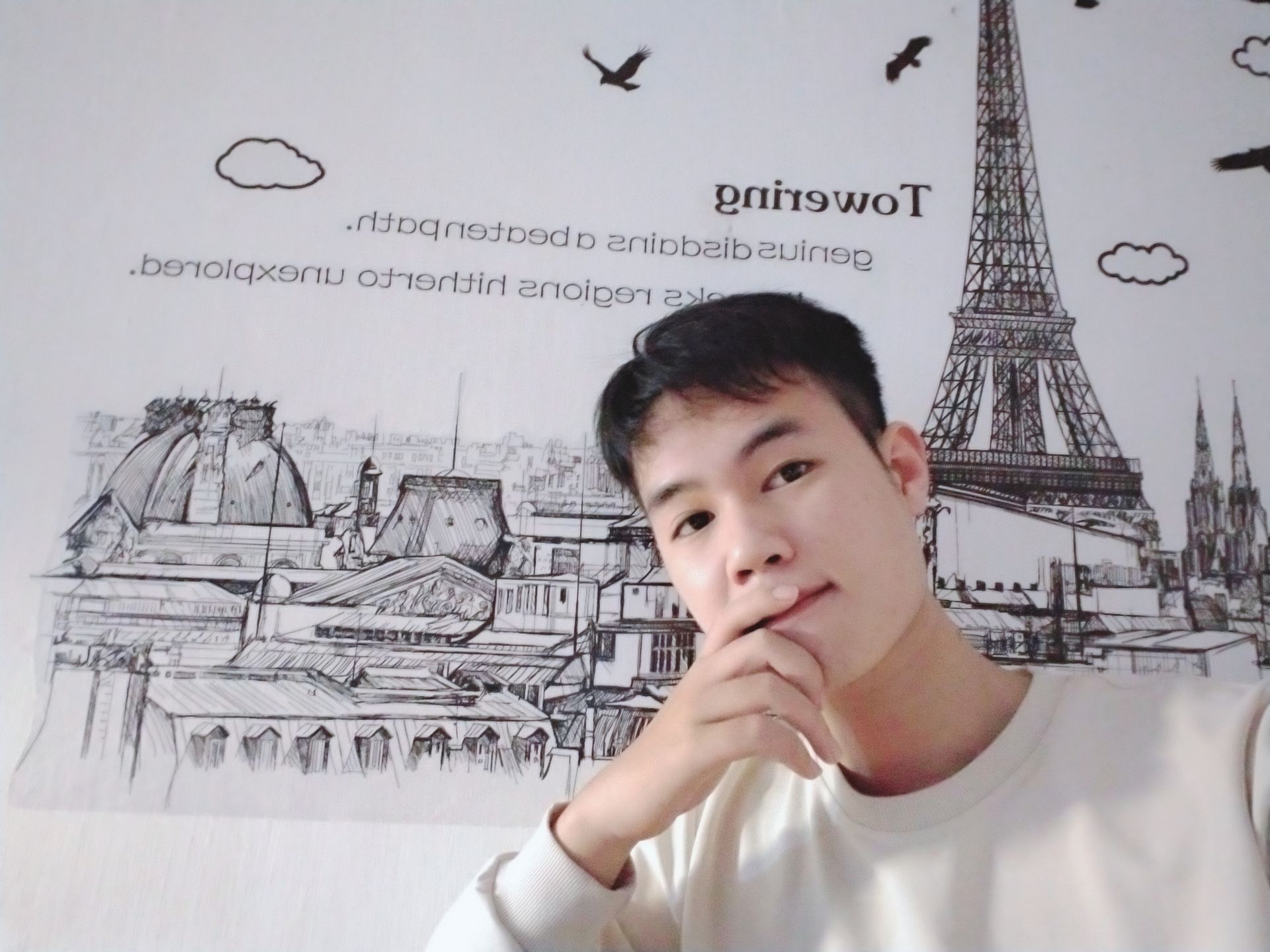 Chất lượng tốt hơn mình nghĩ, đóng gói cẩn thận và giao hàng sớm hơn 1 ngày. Decal này không nên dán tường vôi vì nhanh bong lắm. Cái này lên ảnh phải nói là cực kì sang xịn mịn, check in sống ảo khỏi phải nói :>> Nói chung là đáng đồng tiền bát gạo đấy