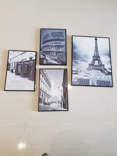 Bài đăng làm mình hiểu nhầm là 4 bức tranh phải có hình ảnh giống quảng cáo, đáng lẽ là hoa sao lại mua phải hình ảnh của paris, hơi buồn