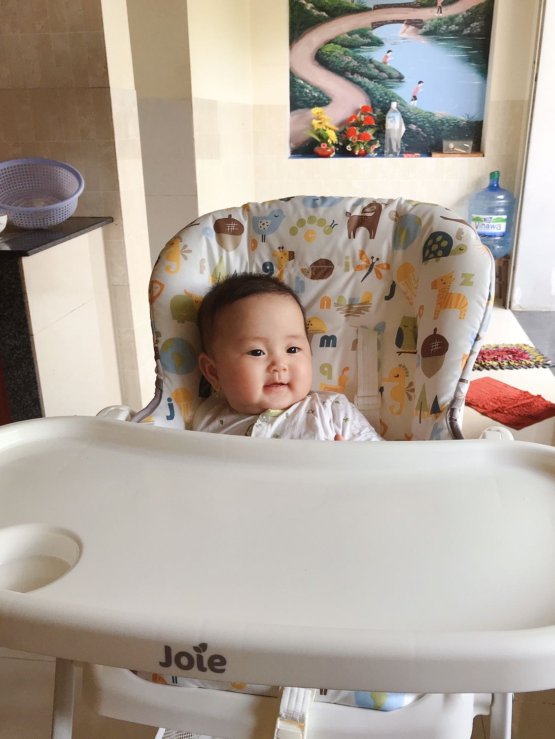 Cực kỳ thích. Ghế đẹp chắc chắn bé mình mới 5 tháng ngồi thử rất thích