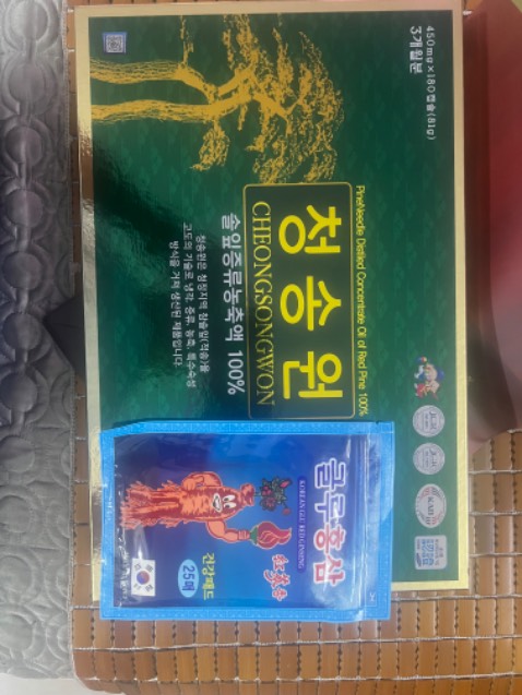 Mua tinh dầu thông đỏ ho đưa tinh dầu thông hộp xanh …., ko biết họ làm ăn kiểu gì lạ vậy,  hàng đã trả mà vẫn chưa nhận dc đúng hàng khi đặt mua như hình sp