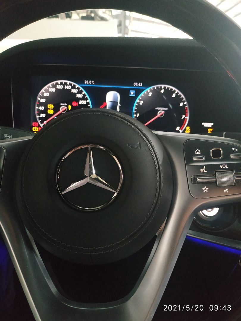 Hơi dài chút so với xe ,kể có dây ở 4 góc bánh thì buộc tiện hơn,có khoá kéo cửa lái ,dùng tạm ổn,giao hàng nhanh