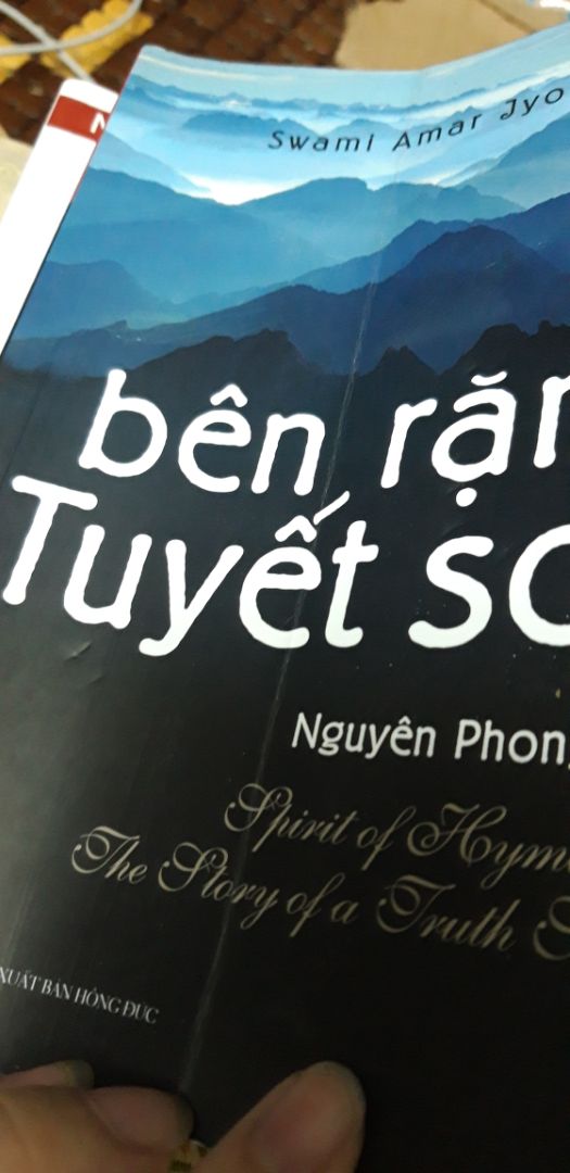 e mới lấy sản phẩm về. sách bên mk gửi bìa bị gãy hết cả. e đã mua nấy lần rồi mà lần này bên mk lại gửi sách lỗi như vậy . sách như kiểu sách cũ á.