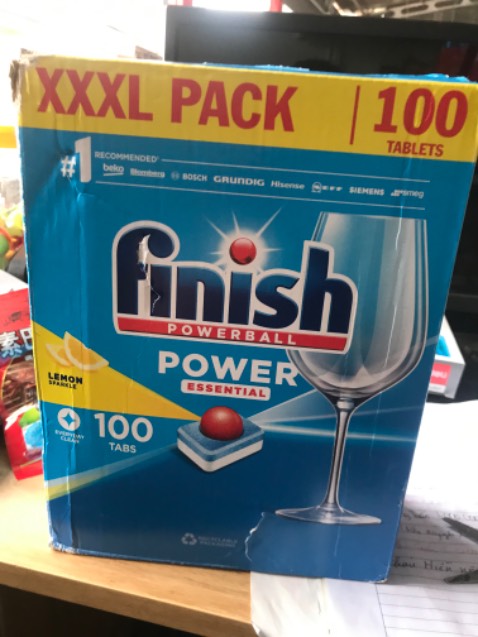 Sản phẩm giao đúng. Nhưng trong poster có ghi đơn hàng trên 299k được tặng quà, nhưng giao hàng không có. Hàng bọc rất sơ sài. 
Lần đầu trải nghiệm TIKI tệ như vậy