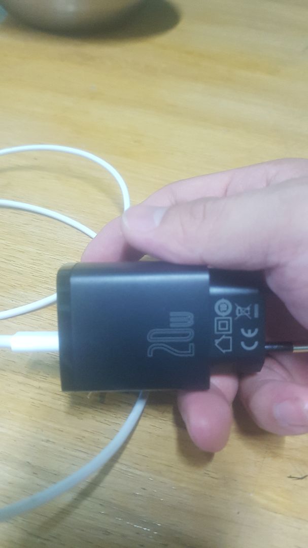 chắc chắn. sạc nhanh.