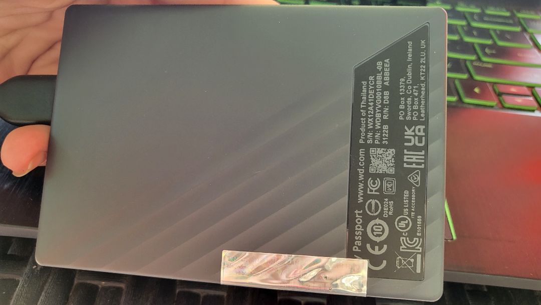 sản phẩm hình thức đẹp.
truyền dữ liệu nhanh
tuy nhiên lưu lượng k như mô tả. vỏ ghi 1T nhưng thực tế chỉ có 931gb. k hiểu 29gb chạy đi đâu ^^~
Tiki giao hàng nhanh. 
Nàng ship thân thiện.