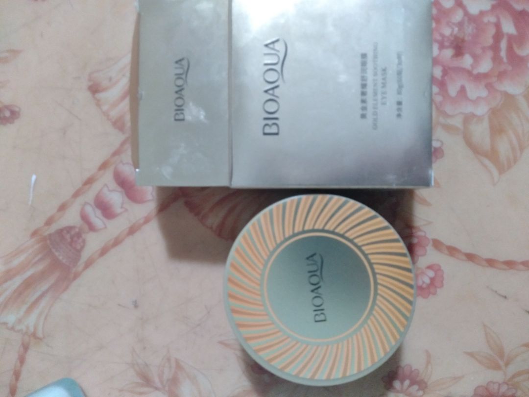 Giá phải chăng. Chưa biết có giảm quầng thâm ko, nhưng sau mỗi lần dùng thấy da vùng mắt mềm mại hơn nhiều (có kết hợp vs kem mắt). Sau 1 hộp mà đỡ quầng thâm mình sẽ mua thêm. Hàng đóng gói cẩn thận, còn nguyên bao bì, giao hàng nhanh. Giá phải chăng. Chưa biết có giảm quầng thâm ko, nhưng sau mỗi lần dùng thấy da vùng mắt mềm mại hơn nhiều (có kết hợp vs kem mắt). Sau 1 hộp mà đỡ quầng thâm mình sẽ mua thêm. Hàng đóng gói cẩn thận, còn nguyên bao bì, giao hàng nhanh.