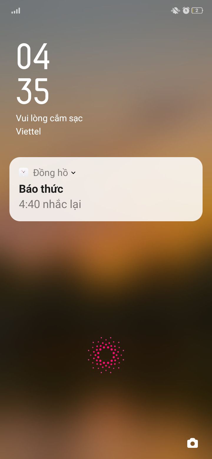 Tôi đã xem hết video, nhưng chưa từng đọc cuốn này. Tuy nhiên theo quan điểm cá nhân của mình tôi suy nghĩ đó cũng là 1 quan điểm cá nhân. Nó k phải là chân lý nên nó có thể đúng với người này và không đúng với người khác, cũng như là hoàn cảnh này và hoàn cảnh khác. Và theo tôi, chia sẻ và tập trung vào những điều tích cực là tốt nó hoàn toàn đúng đắn. Tuy nhiên nếu chỉ làm như vậy sẽ làm méo mó sự thật của xã hội. Những bọn trẻ học tiểu học đã từng nói ngây thơ với tôi rằng: "Việt Nam là đất nước an toàn nhất luôn á!" Tôi chỉ cười và nói ừ, sau này mấy đứa sẽ biết nhiều hơn nữa. Nó cũng giống như đất nước Triều Tiên, phụ nữ không có băng vệ sinh để dùng nhưng chỉ số hài lòng của người dân cũng nằm ở mức cao so với thế giới. Lý do vì sao? Chính vì *** dân mà chúng ta cứ nghĩ xã hội chúng ta là số 1! Hãy xem những video của Dưa Leo để hiểu rằng anh ấy nói rằng anh ấy đóng giả làm người xấu để nói lên những điều không tốt! Điều đó có làm xã hội tốt lên không? Có! *** lo sợ bị bóc mẽ, người dân có tri thức nhiều hơn, thật hơn và chính người dân sẽ đấu tranh cho những điều xấu đó và *** cũng sẽ thay đổi. Tuy nhiên tôi cũng đồng tình với tác giả là đừng share bởi vì bạn muốn chửi cho sướng! Mà hãy share bởi vì bạn muốn kêu gọi sự giúp đỡ và sự cải thiện tốt hơn. Tôi là 1 khán giả của Web5ngay. Tôi cũng chia sẻ những video của bạn khi tôi thấy nó thật sự cần cho những người bạn của tôi. Chính vì vậy tôi luôn comment 1 cách nghiêm túc, lịch sự mà mong muốn trên tinh thần xây dựng.