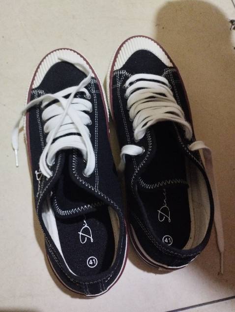 Khá ok khi kết hợp với quần bò, có đến lót ở trong, cũng đáng đồng tiền bát gạo