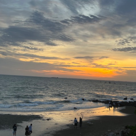 Loại này nghe bạn tư vấn bảo dùng được lâu hơn loại 200k. Êm đó mấy bạn tư vấn cũng nhiệt tình lắm nha
Sr vì ảnh hông lq