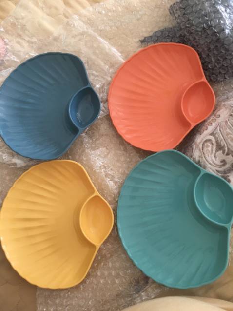 Hàng loại1 nên khác hơn hẳn, đĩa nhựa k hôi, k dễ vỡ như loại chợ. Hàng đẹp. Mẫu cũng xinh