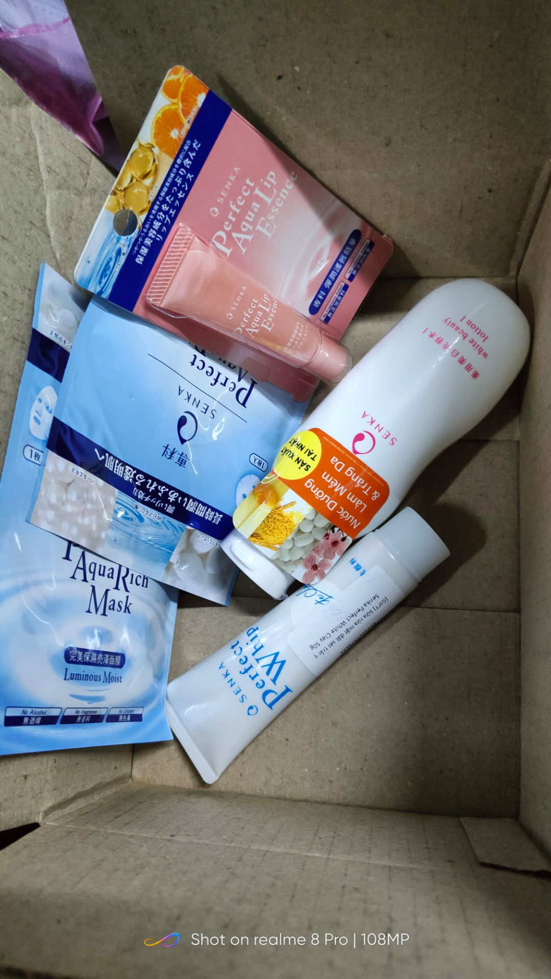 đã nhận hàng, giao nhanh, chưa dùng thử nên nhưng loại SRM thì tốt vì mình mới dùng loại SRM thôi, còn hàng KM tip SRM dạng gel cho đơn trên 199k thì không thấy đâu hết, chỉ có tặng mặt nạ thôi. hơi buồn một tẹo