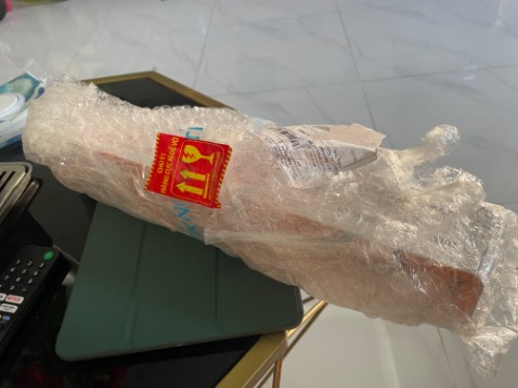 Chưa được gọn phần chân lắm, phần gắn điện thoại phải vặn ốc, ko có lò xo cho tiện, nói chung rẻ, tạm được, livetream thì ok hơn.