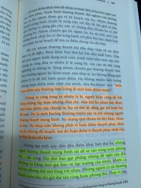 / Đây là quyển sách thứ 2 của Adam Grant sau quyển Tư Duy ngược nghịch chuyển thế giới mà mình đọc. 1 quyển sách khá hay giúp mình nhìn nhận sâu sắc hơn về vấn đề tái tư duy ở nhiều khía cạnh tâm lý học. Sách mới và giấy mịn ko giống những sách trc mình mua của Frist New quá nhám. Tiki giao hàng nhanh mình hài lòng vô cùng