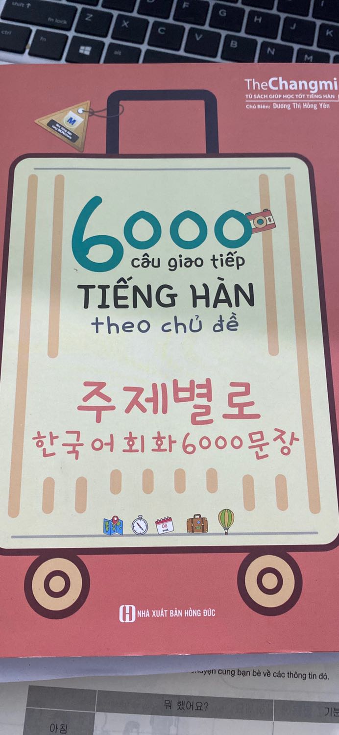 Giao hàng hơi lâu 1 chút và 1 điều mình cực kì ko hài lòng là hộp đựng sách của mình rất méo mó, rách, lòi cả sách ra ngoài. (Mình khui hộp lau quá r nên mình ko chụp lại đc). 
Hơn nữa nhân viên giao hàng sau khi mình mở cửa đưa tiền thì vứt hộp sách của mình 1 cách đạch. Trời ơi. Trên đó có ghi sách mà làm vậy?
Bù lại sách khá hay và giúp ích cho mình nhiều nhé. Tóm lại cảm ơn shop rất nhiều Giao hàng hơi lâu 1 chút và 1 điều mình cực kì ko hài lòng là hộp đựng sách của mình rất méo mó, rách, lòi cả sách ra ngoài. (Mình khui hộp lau quá r nên mình ko chụp lại đc). 
Hơn nữa nhân viên giao hàng sau khi mình mở cửa đưa tiền thì vứt hộp sách của mình 1 cách đạch. Trời ơi. Trên đó có ghi sách mà làm vậy?
Bù lại sách khá hay và giúp ích cho mình nhiều nhé. Tóm lại cảm ơn shop rất nhiều