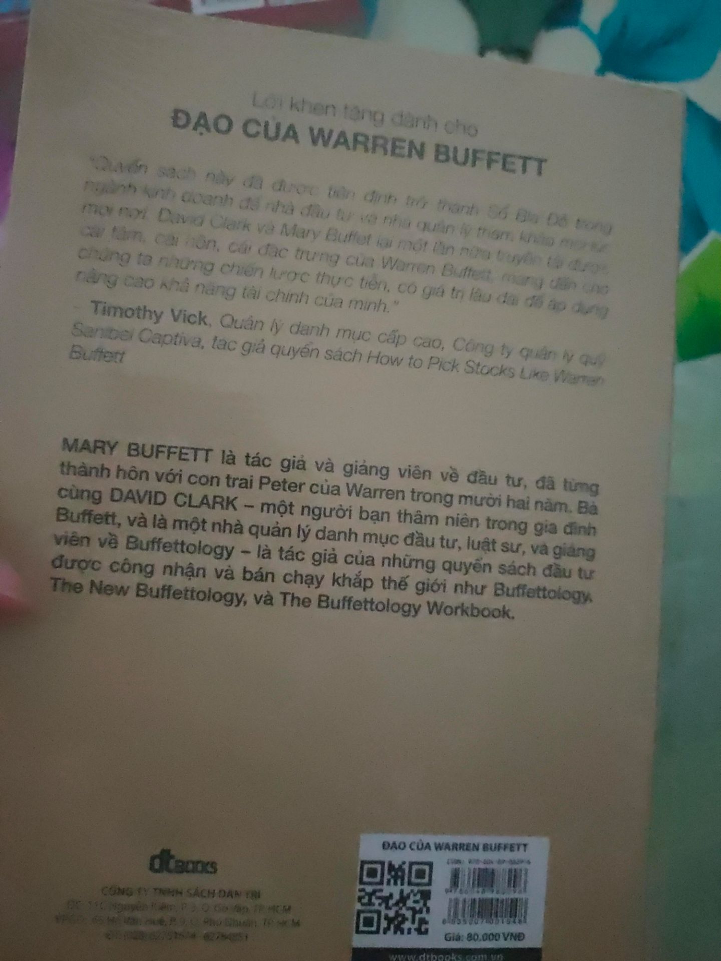 Sản phẩm mua của fahasa luôn được bọc chắc chắn rất mới,sách rất có ích cho các nhà đầu tư,những lời dạy rất hay và bổ ích