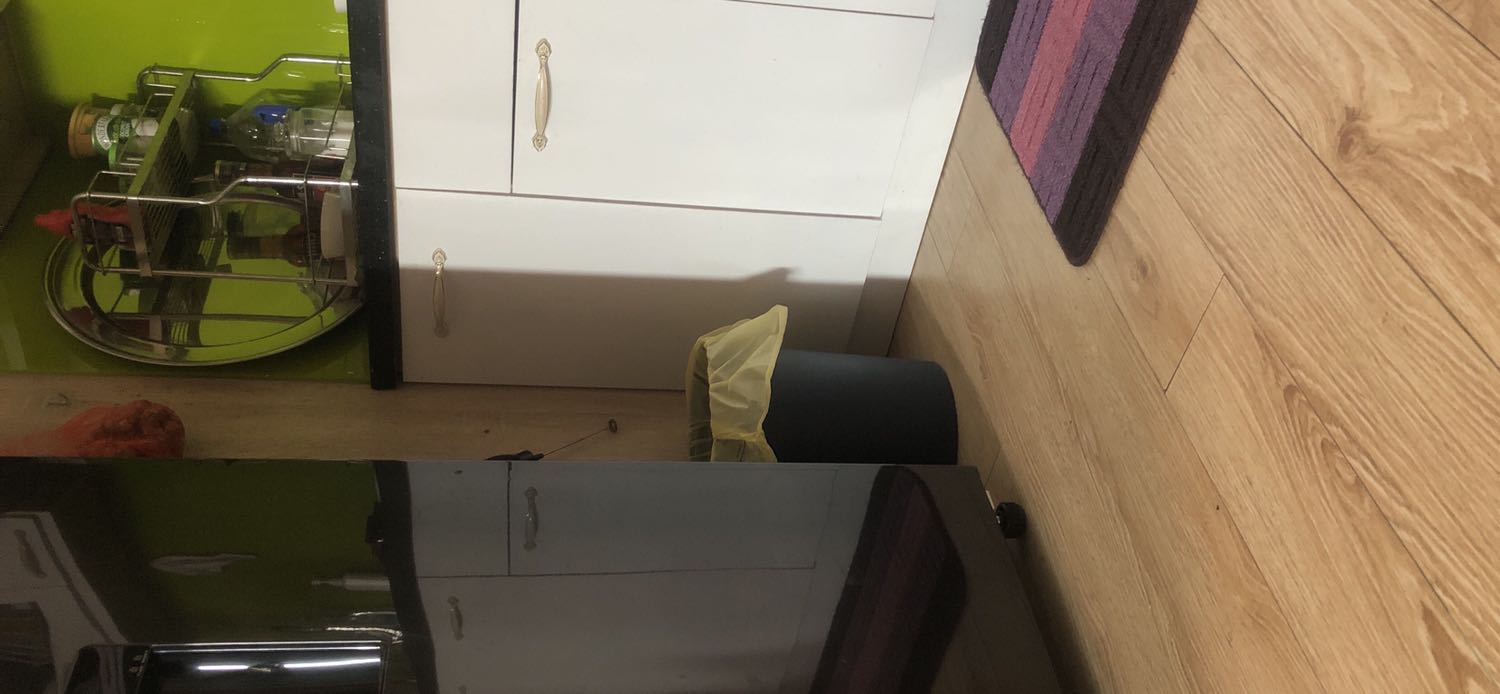 To . Đẹp. Nhựa tốt! Nói chung rất ưng