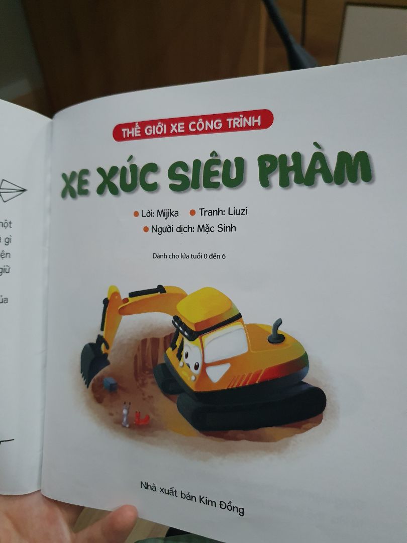 bé nhà mình thích xe nên mình mua bộ xe này. nội dung phù hợp vs các bạn nhỏ 4-5 tuổi.