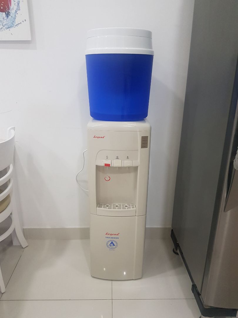 bình to hơn so với mình nghĩ, hàng cực đẹp nhưng theo hướng dẫn phải lọc bỏ 5 lần nước hơi vất vả xíu, nhưnv rất hài lòng, hy vọng nguồn nước uống của cả nhà đc đảm bảo