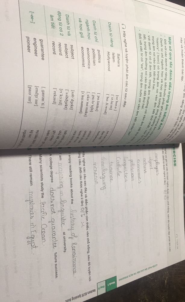 Phải nói là bộ này đỉnh lắm luôn 😢💕 Thiệt sự hối hận vì không mua sớm hơn để học. Mình mua rất nhiều loại sách tiếng anh rồi mà mình thấy tâm đắt nhất bộ này luôn. Ban đầu mình mua thử cuốn speaking học trước sau đó thấy đỉnh quá mua nguyên bộ. Đối với mình khó nhất chắc có lẽ là writting và dễ nhất là reading. Phần reading dễ học nhưng từ vựng cực kỳ nhiều🥲 listening thì công nhận có tâm lắm luôn, có cả cách đọc người anh vs người Mỹ luôn😭 đỉnh lắm. Phần writting thì chỉ cho bạn công  thức để bạn viết hay hơn, có nhiều công thức mình học tới đại học rồi mà vẫn không biết. Còn cuốn speaking thì vừa giúp bạn luyện nghe vừa luyện nói luôn nha. 4 cuốn đều rất có tâm, dịch cực kì kỹ càng luôn, rất đỡ tốn thời gian khi học mà tra từ, sách để hết bên dưới luôn. Mình nói thật mình là một đứa rất dở anh văn nhưng khi học cái bộ này mình học ghiền mà quên thời gian luôn đó. Phải nói là nên mua❤️