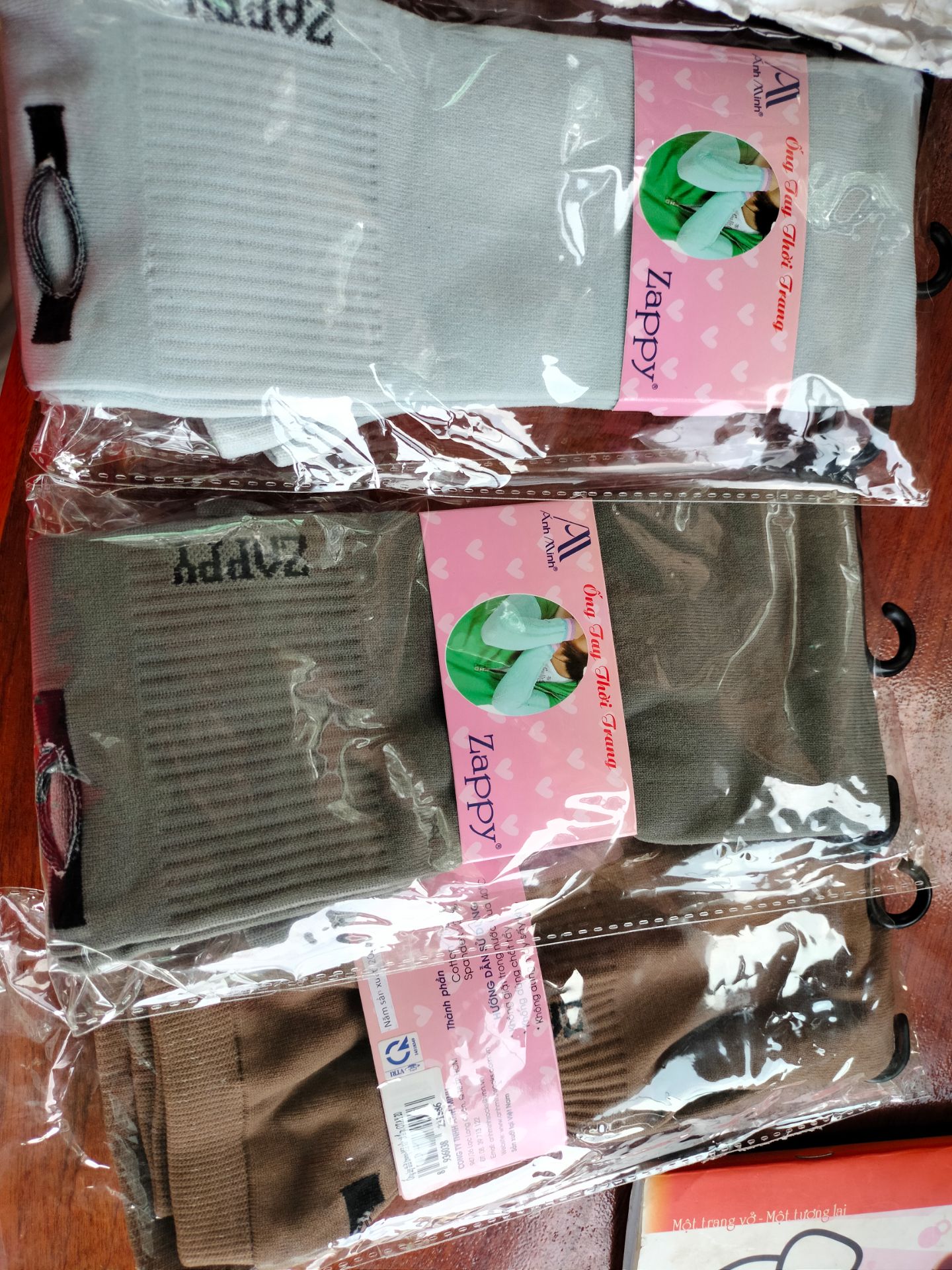 Hàng giao không đúng và cực kỳ thất vọng với cách gói hàng của shop