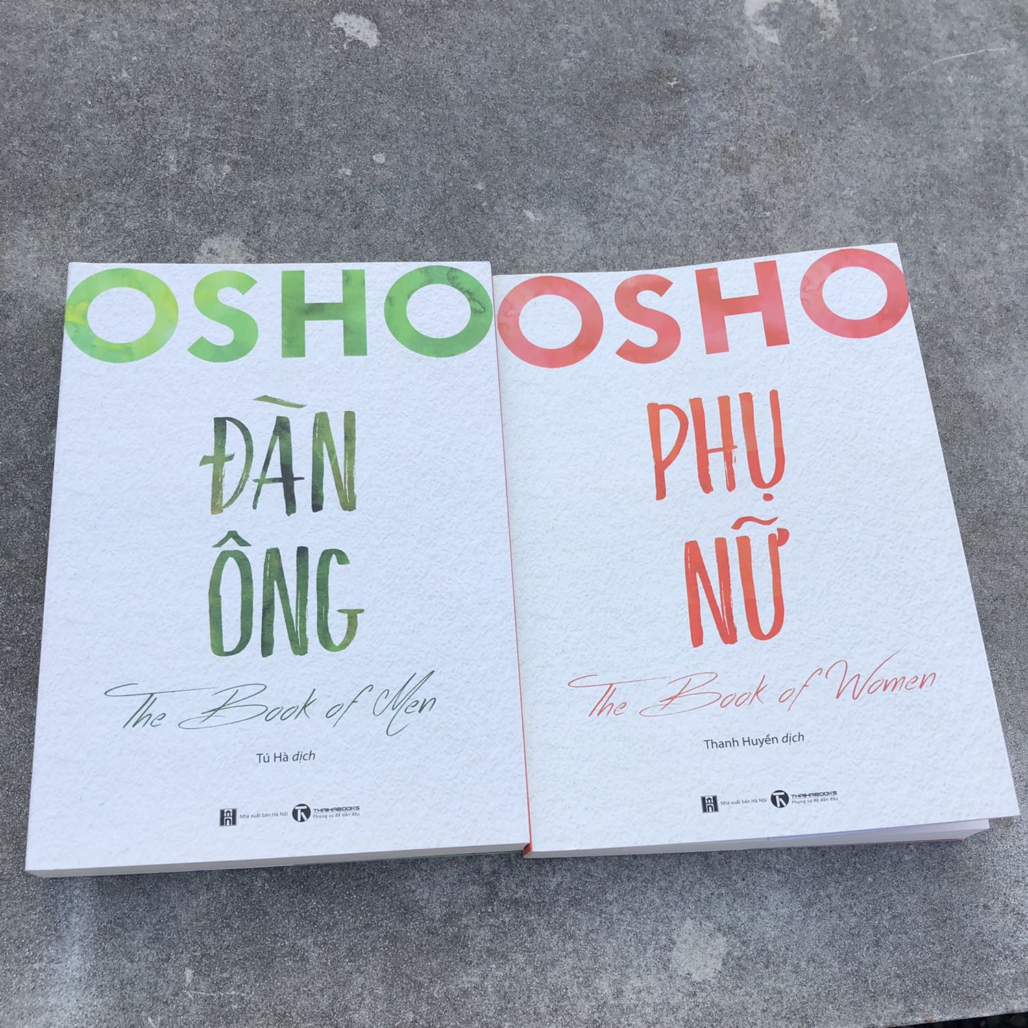Tiki giao hàng nhanh, đóng gỏi cẩn thận. Sẽ thích hơn nếu có bookmark
Về nội dung chỉ có 2 chữ để đánh giá: UYÊN BÁC. Kiến thức Osho đưa đến dễ nắm bắt và gần gũi, đem đến cho bạn cái nhìn có cái nhìn rộng mở và có chiều sâu hơn. Có thể là do sách Osho hợp với mình nên cảm thấy rất yêu thích tác giả Osho.
Cảm ơn admin Youtube "Chuyện Trang kể" đã giới thiệu mình biết đến 2 quyển này ?
