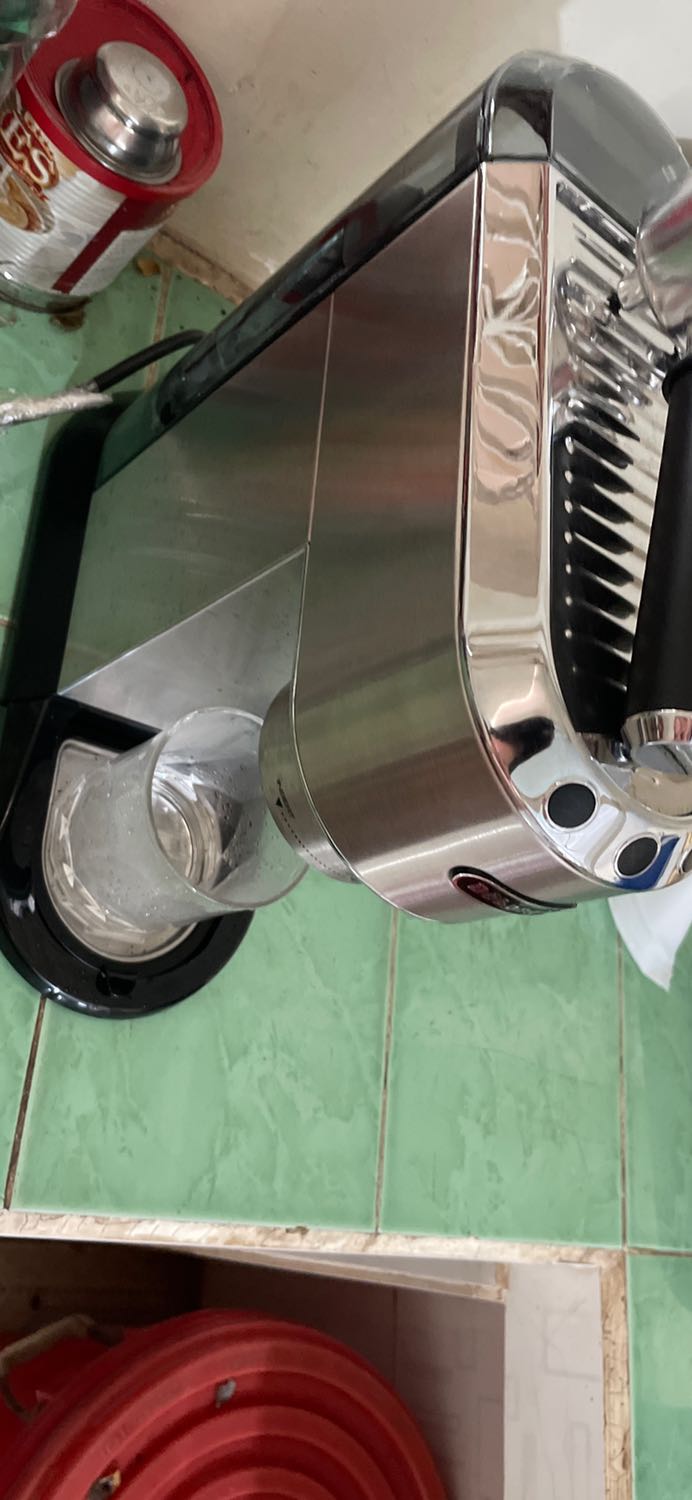 Mình mua máy đc 2 tuần nhưng nút tắt mở bị kẹt, 1 lần tắt là ko bật lại được. Nhờ nhân viên bảo hành tư vấn giúp